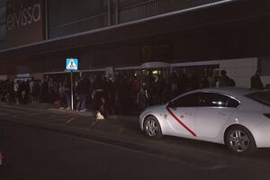 Пасажирів вивели за межі термінала