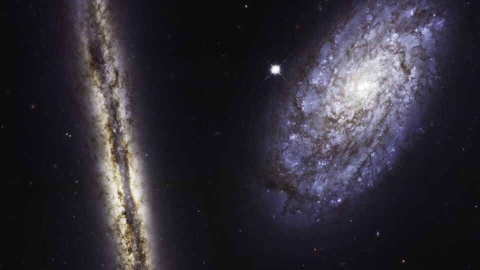 Hubble сфотографував дві спіральні галактики