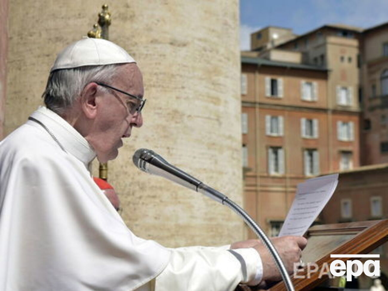 Папа Франциск похвалив країни, які допомагають біженцям