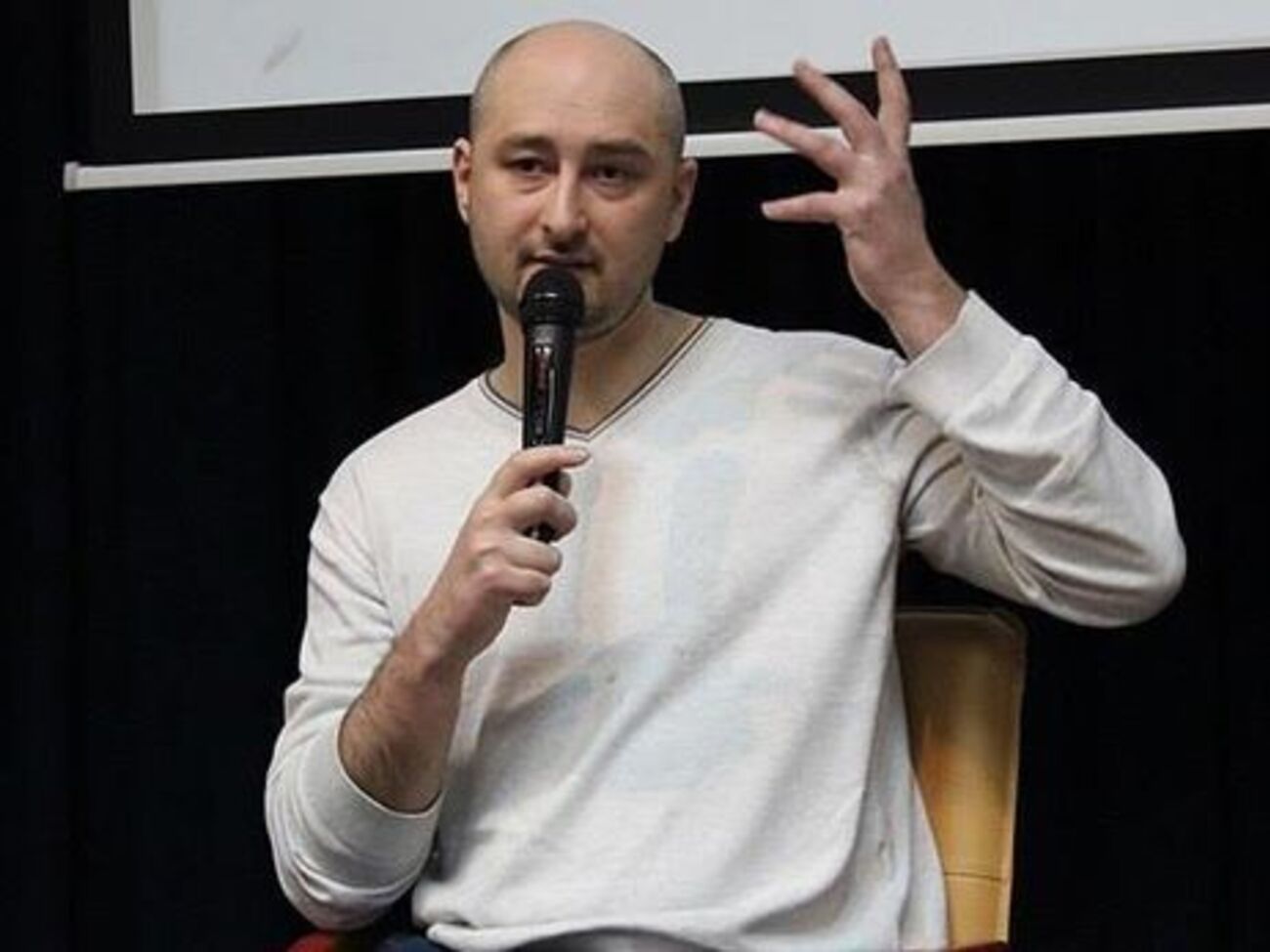 Бабченко:&nbsp;Хошь Ленина посмотреть &ndash; десять баксов. Со Сталиным &ndash; пятнадцать. Плюнуть на обоих &ndash; двадцаточку