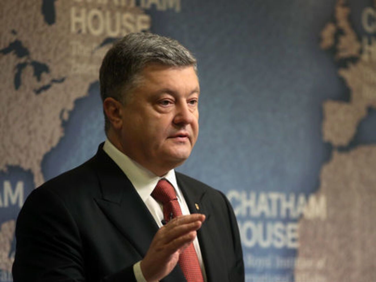 Порошенко: Доручив міністрові закордонних справ бути в постійній координації з ОБСЄ