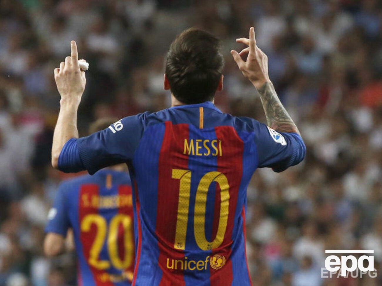 Месси забил два мяча и принес "Барселоне" победу