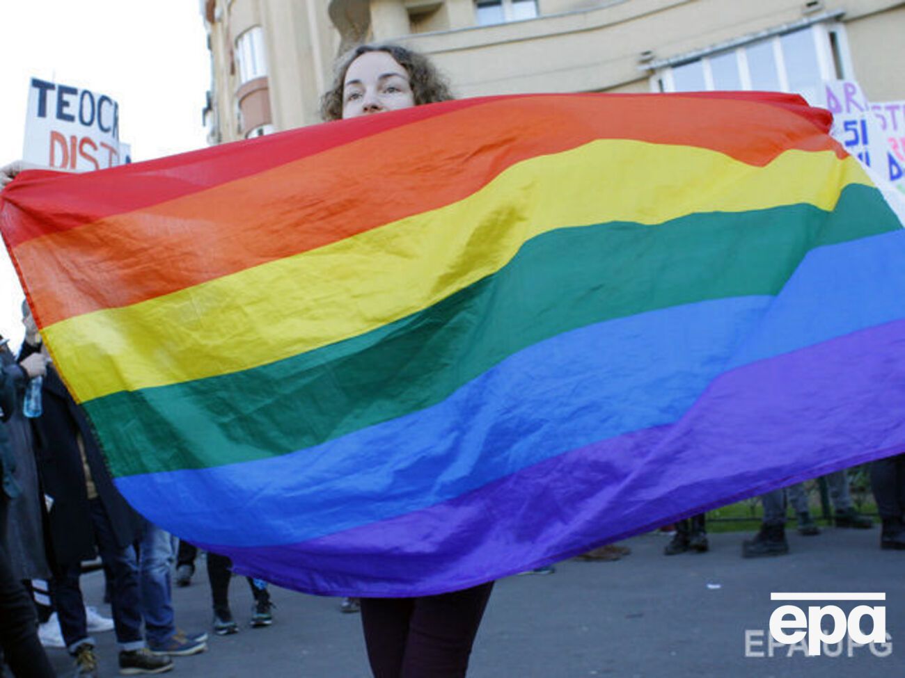 СМИ сообщают о преследовании геев в Чечне, руководство Чечни опровергает информацию
