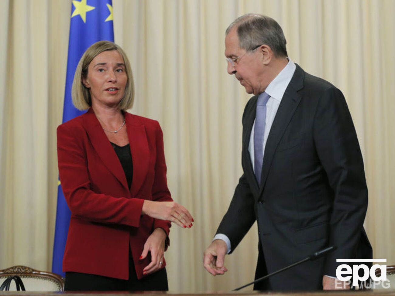 Могерини заверила Лаврова, что о полном замораживании отношений речь не идет