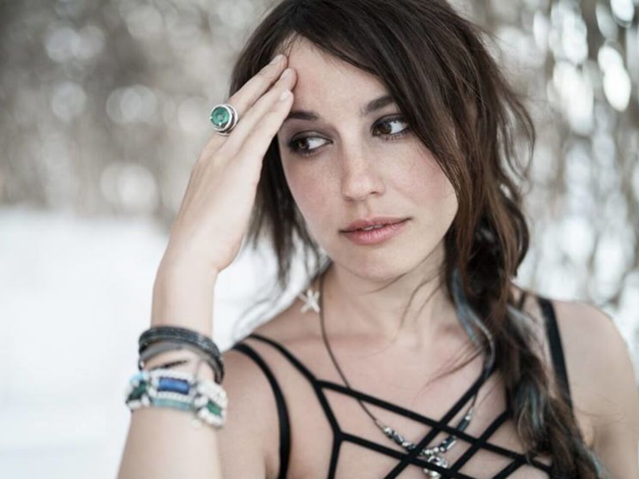 Лена Миро:&nbsp;Если уж ты топишь за патриотизм в России, перевези сюда родственников и не суйся на Украину. Не хочешь или не можешь этого сделать? Тогда не лижи откровенно анус российской власти на концертах в Крыму