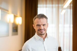 Новак розповів, скільки грошей у 2017 році виділять на ремонт українських доріг