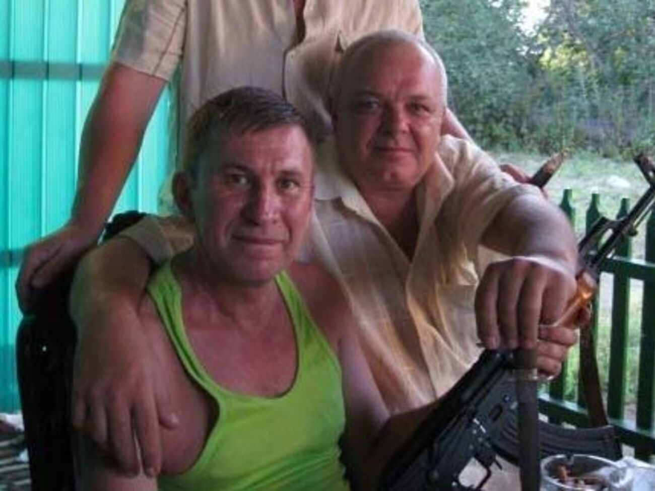 Сергій Дубинський (на передньому плані з автоматом)