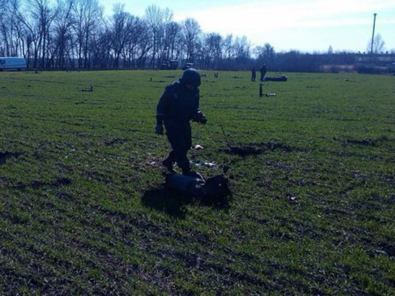 Роботи з розмінування території тривають