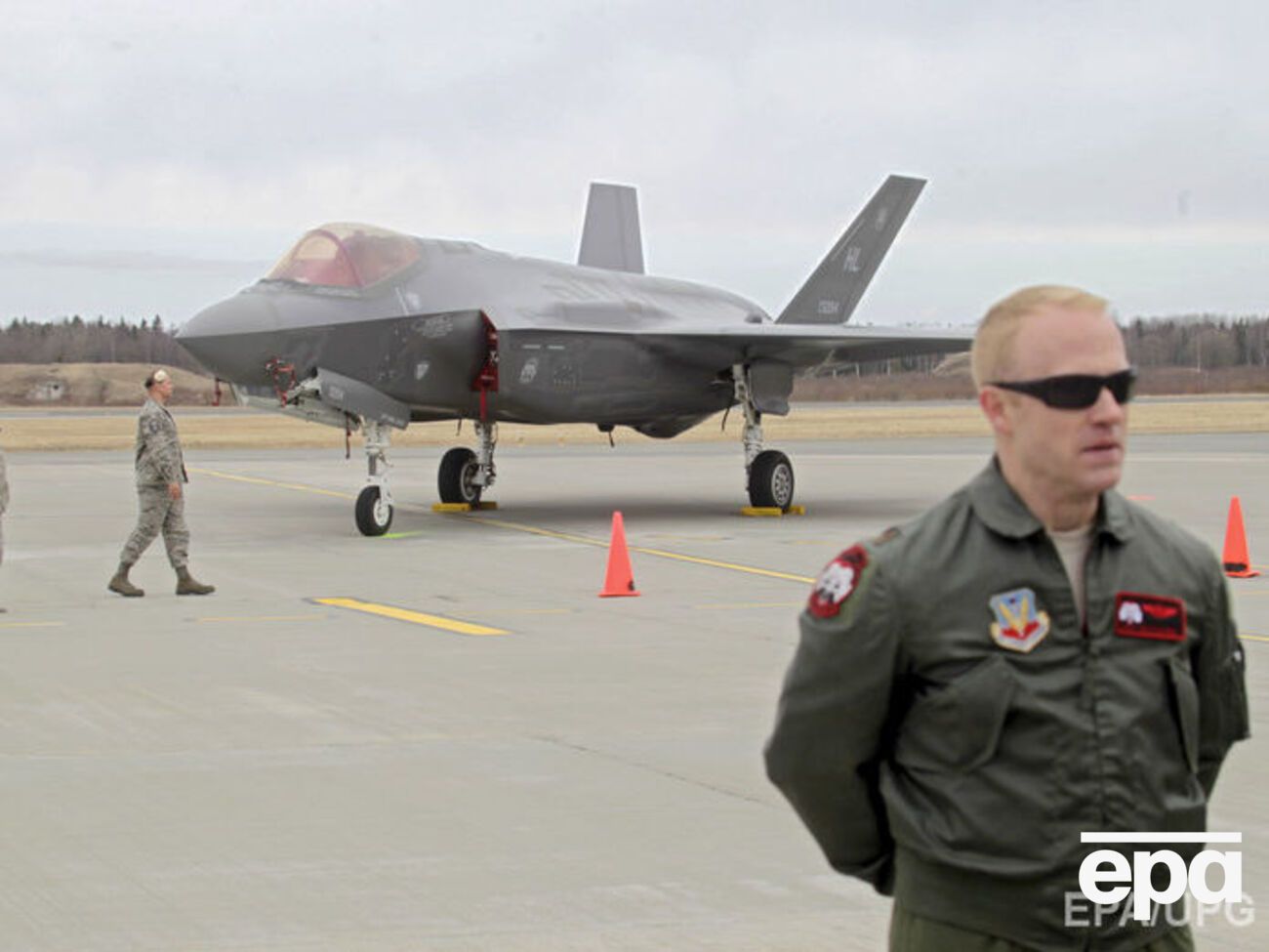 В Эстонию прибыло два самолета