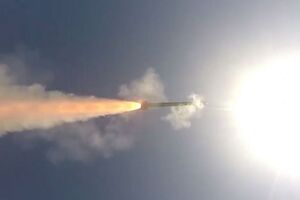 Політ ракети можна коригувати за допомогою спеціальних двигунів