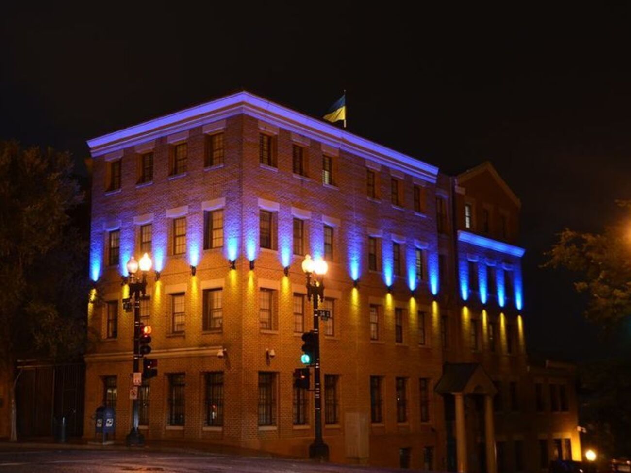 В украинском посольстве разъяснили информацию о сокращении финпомощи от США