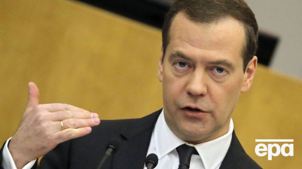 За даними "Левада-центру", 52% росіян не довіряють Медведєву