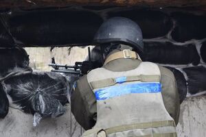 Противник стрелял из пулеметов и стрелкового оружия