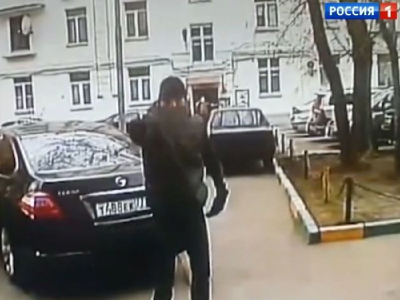Камера наблюдения записала момент стрельбы