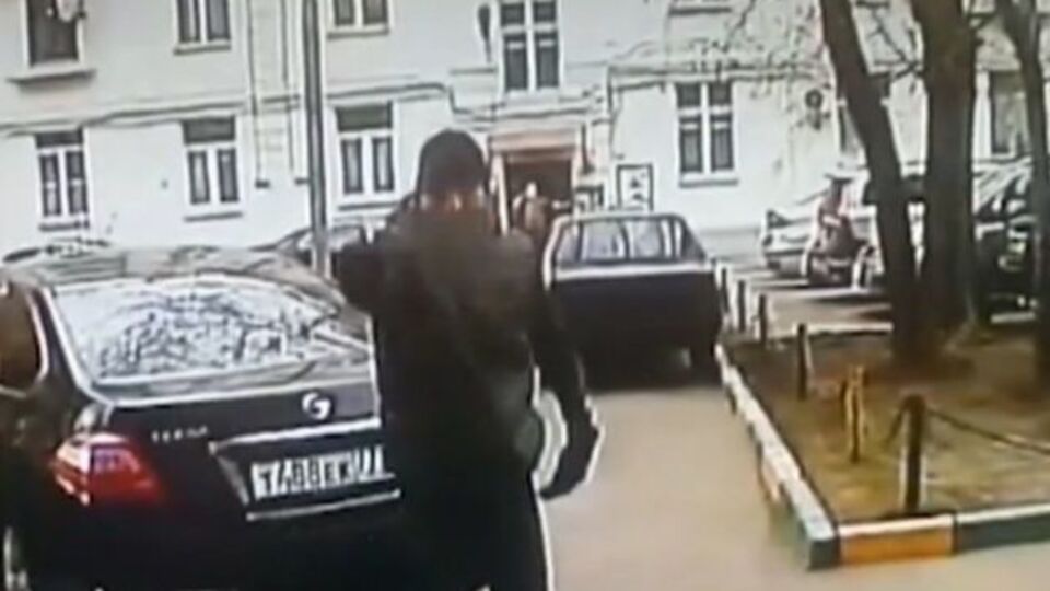 Камера наблюдения записала момент стрельбы
