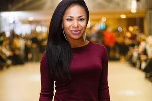 Гайтана з'явилася на прем'єрі фільму в сукні, яка облягала круглий живіт