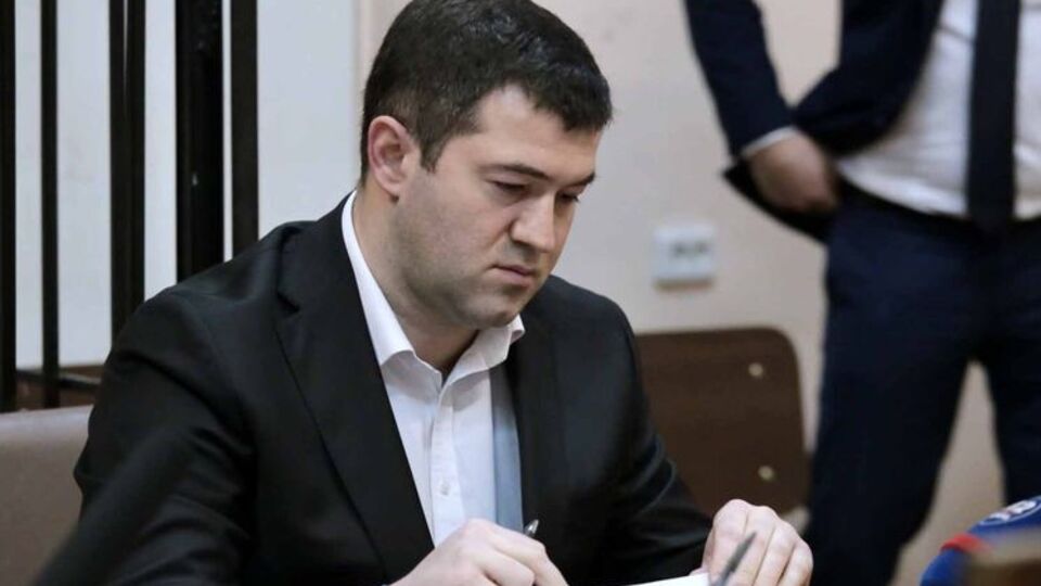 Під час оголошення рішення суду сам Насіров не був присутній