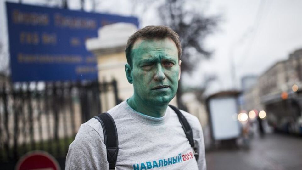 На Навального напали біля офісу його Фонду боротьби з корупцією