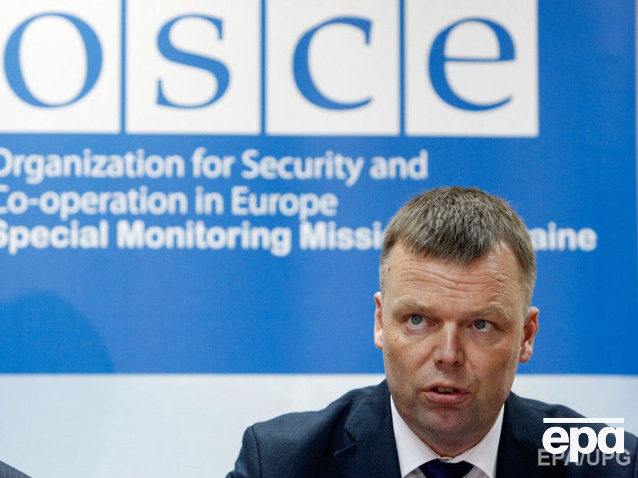 Хуг: Миссия ОБСЕ теперь перемещается на Донбассе только по дорогам с твердым покрытием