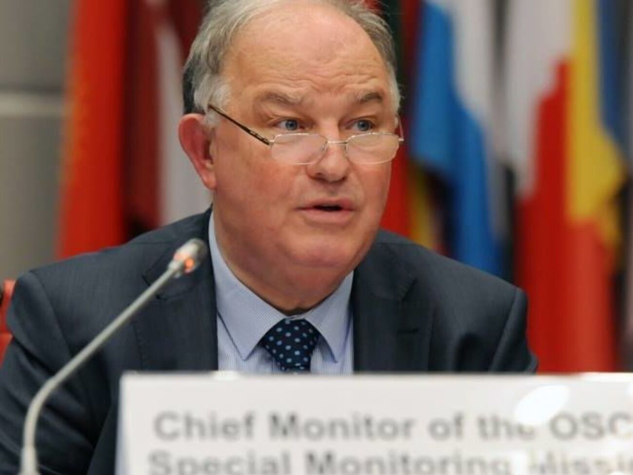 Апакан: Важливо зробити реальні кроки для вирішення проблеми зі зброєю, мінами й нерозірваними боєприпасами