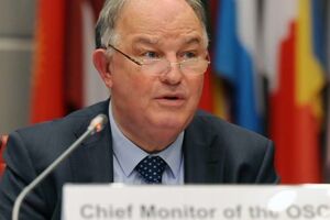 Апакан: Важливо зробити реальні кроки для вирішення проблеми зі зброєю, мінами й нерозірваними боєприпасами