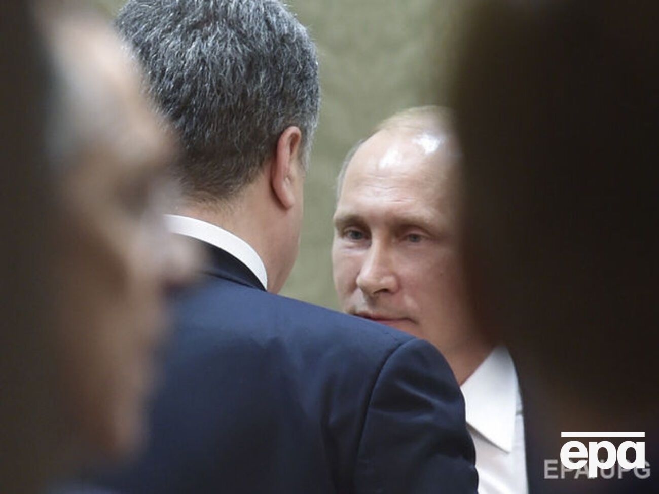 Як пише "Коммерсантъ", Порошенко й Путін продовжують спілкування