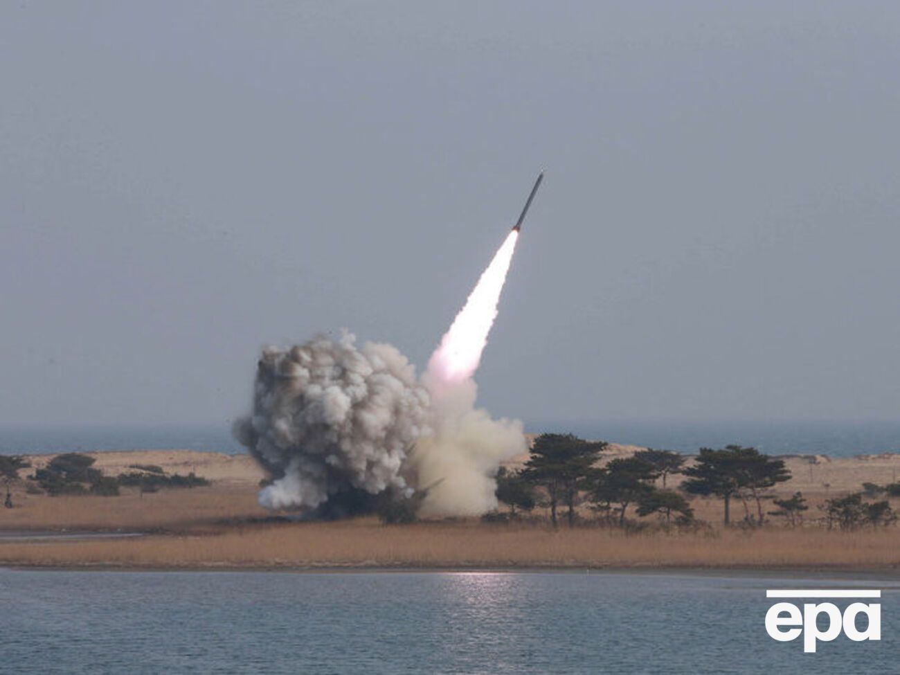 16 квітня КНДР провела невдалий запуск ракети