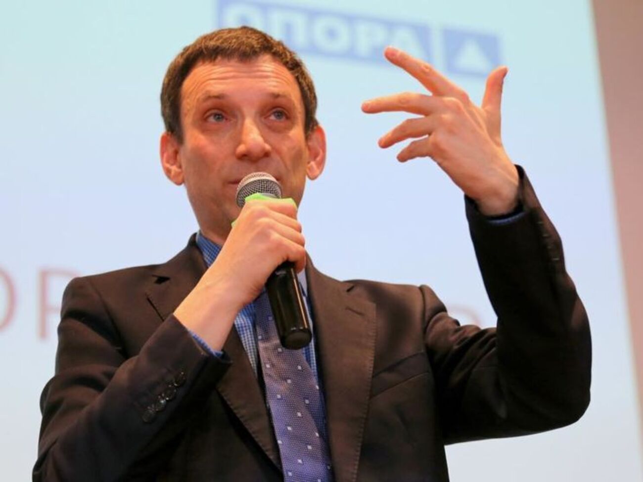 Портников: Путін має могутній вигляд тільки в диму