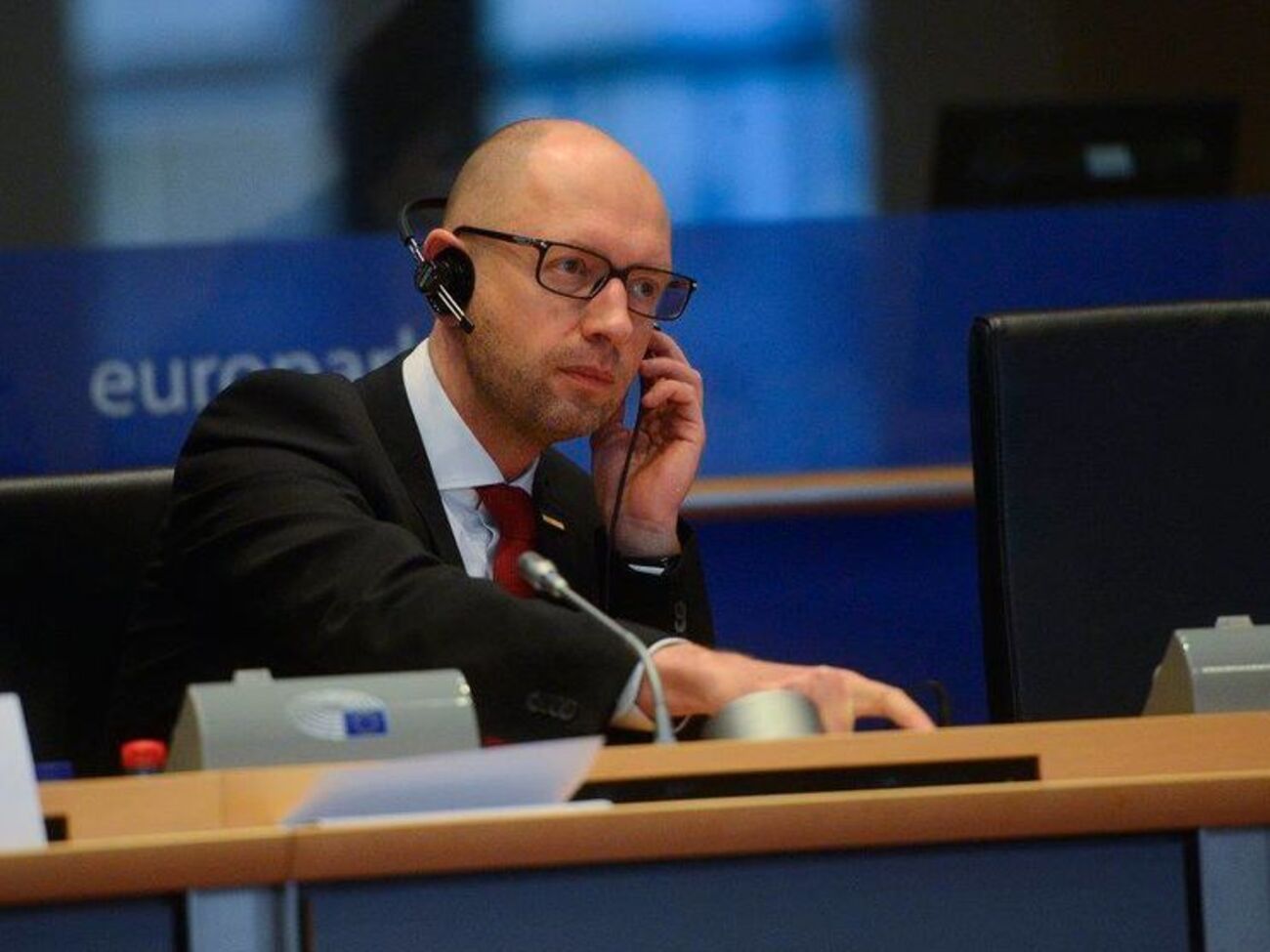 Яценюка отказались арестовывать по запросу РФ