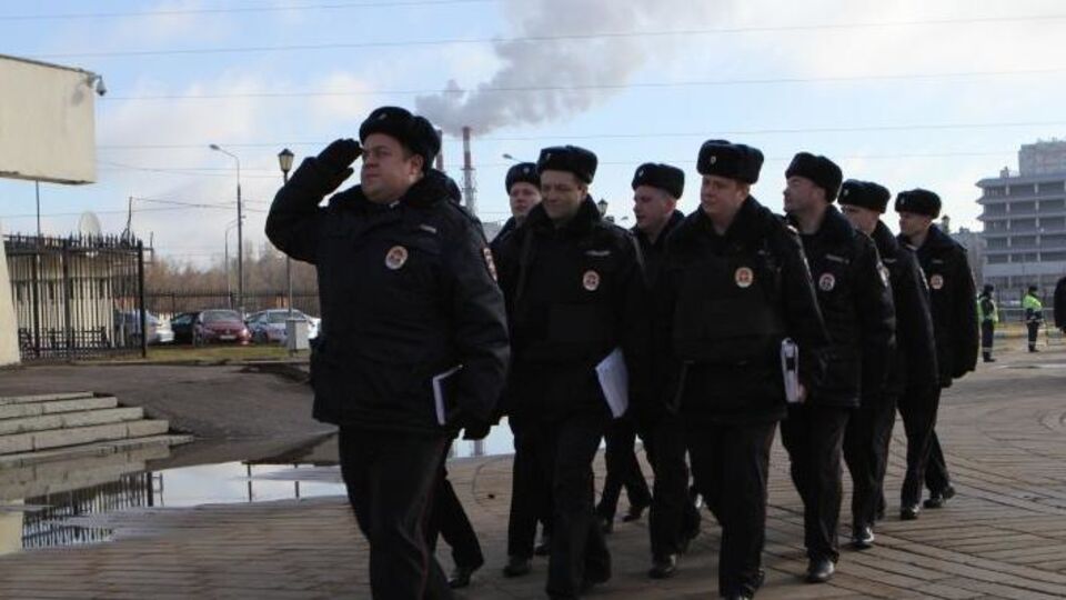 Один из сотрудников ГУ МВД Москвы выбросил в мусорный контейнер биологический материал