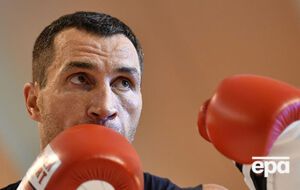 Кличко продолжил бой после нокдауна