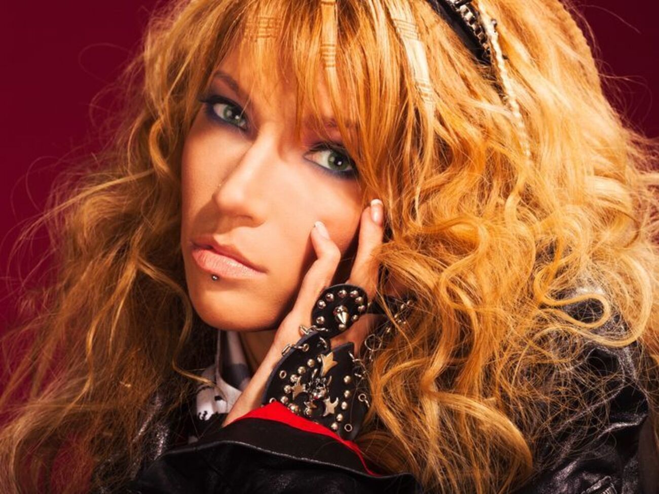 СБУ запретила Самойловой въезд в Украину на три года