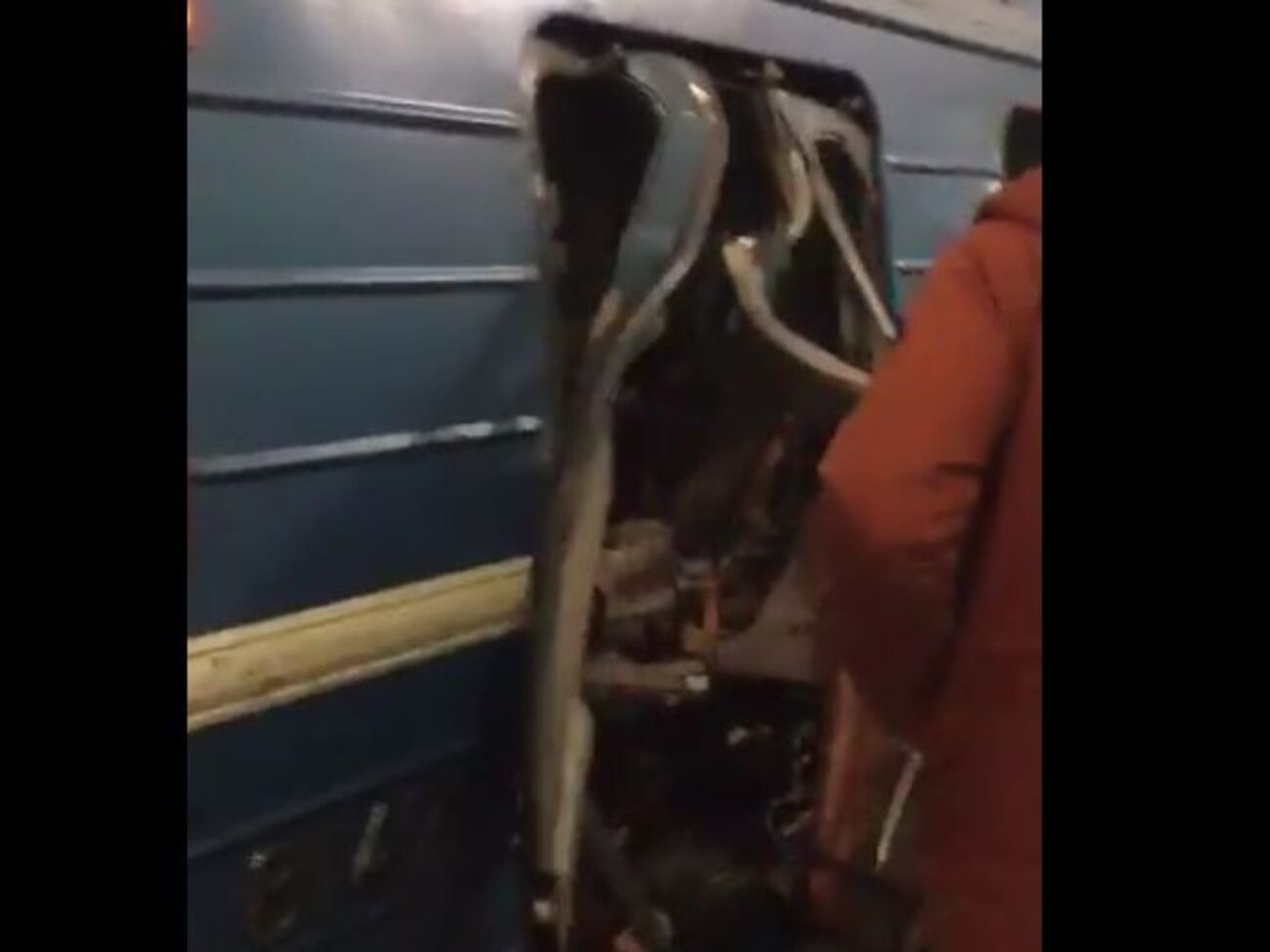 Предварительно, в результате взрыва погибли 10 человек