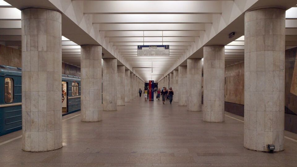 Станции проверяют кинологи и полиция