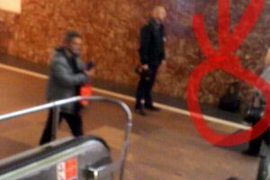 Очевидці повідомляли, що на платформі станції знайшли нічийну сумку