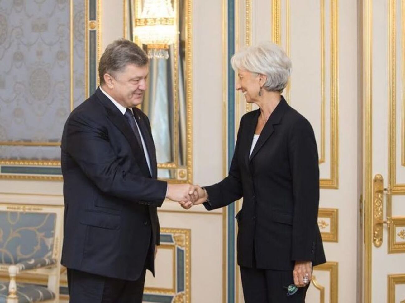 Порошенко: Это очередное признание украинских реформ!