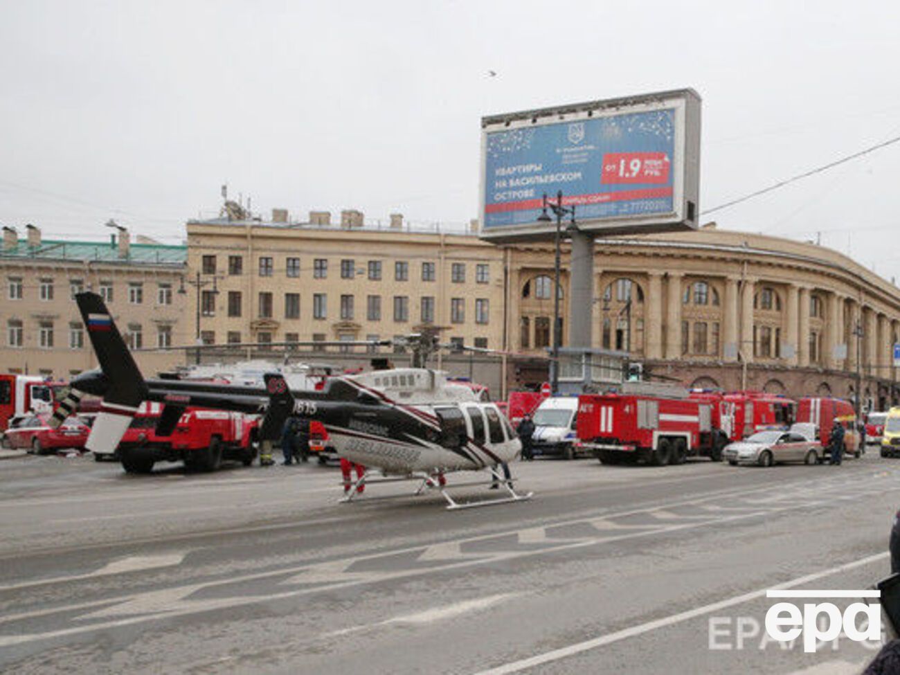 Сегодня около 15.00 в метро Санкт-Петербурга между станциями "Технологический институт" и "Сенная площадь" произошел взрыв