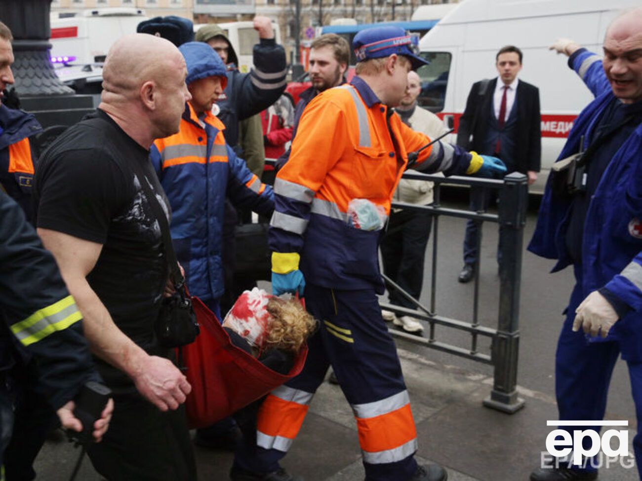 Несколько пострадавших в результате теракта скончались по дороге в больницу