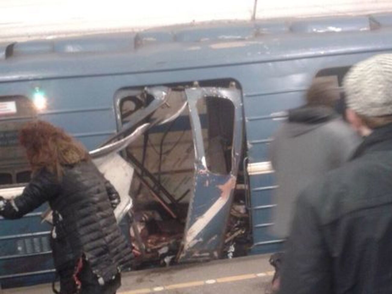 Машиніст не зупинив поїзда і доїхав до станції