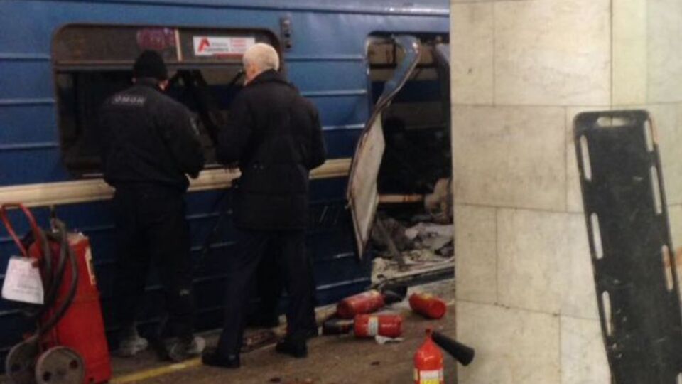В вагоне поезда сработали самодельные взрывные устройства небольшой мощности