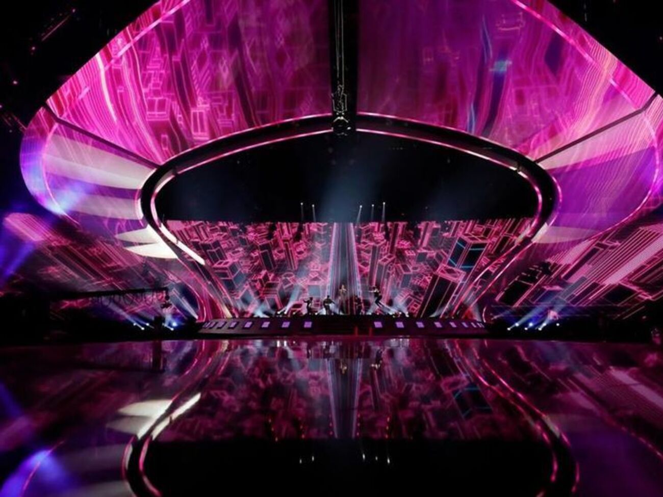 Участники "Евровидения 2017" проводят первые репетиции на сцене в Киеве. Фоторепортаж