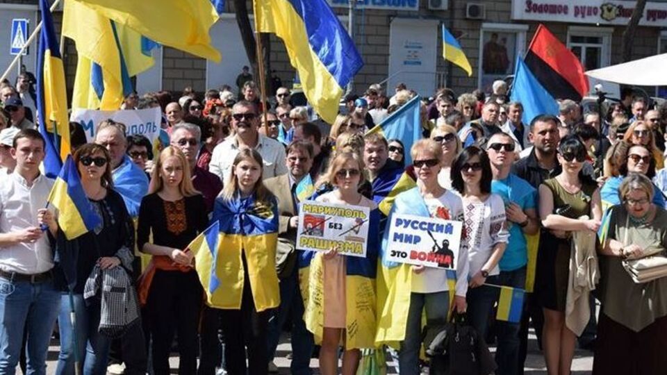 Мариупольцы заявили, что никто не мешает им говорить на русском языке