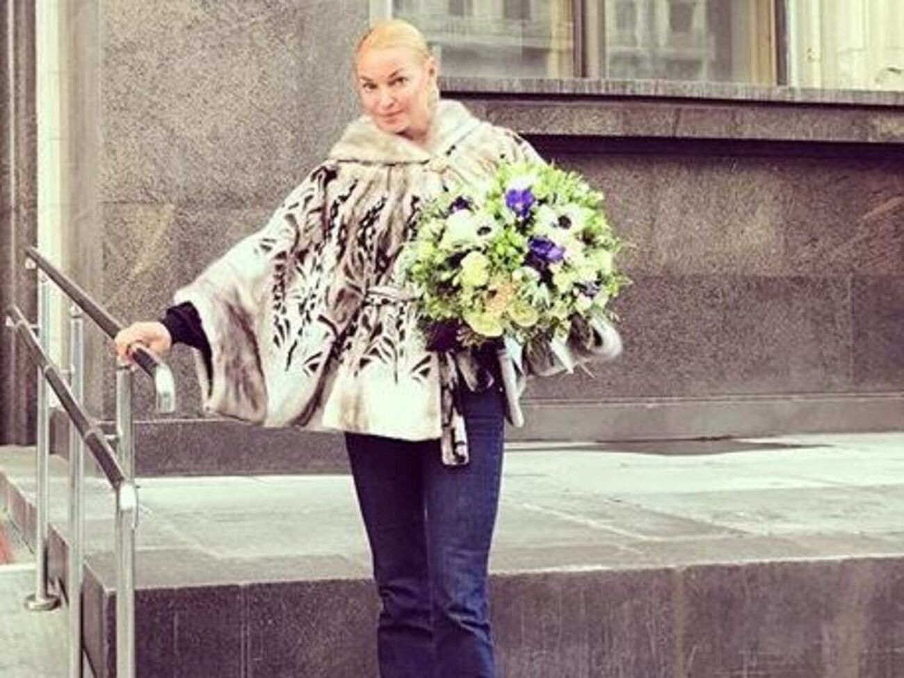 Волочкова покачала пресс на камеру