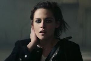 Стюарт презентовала сумку Gabriele