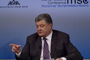 Порошенко заявив, що бойовики продовжують обстрілювати українських військових, незважаючи на "режим тиші"