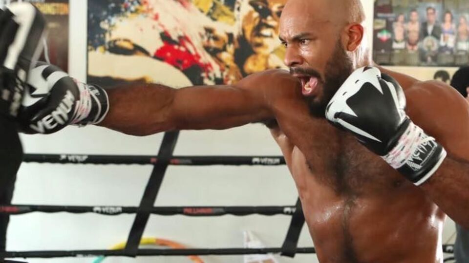 У лютому Вашингтон претендував на титул чемпіона за версією WBC