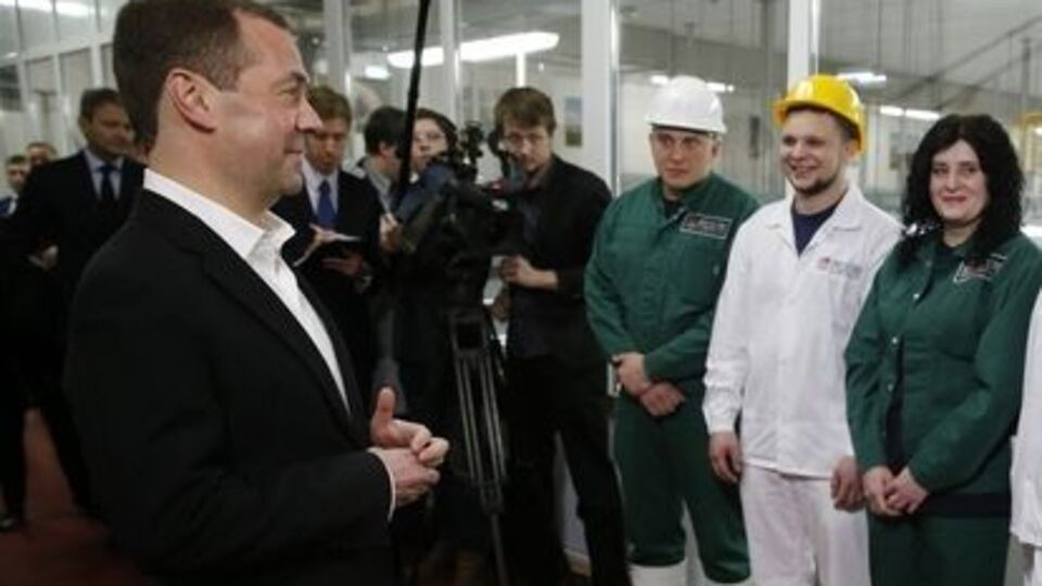 Медведев: Делается все по принципу "компота"
