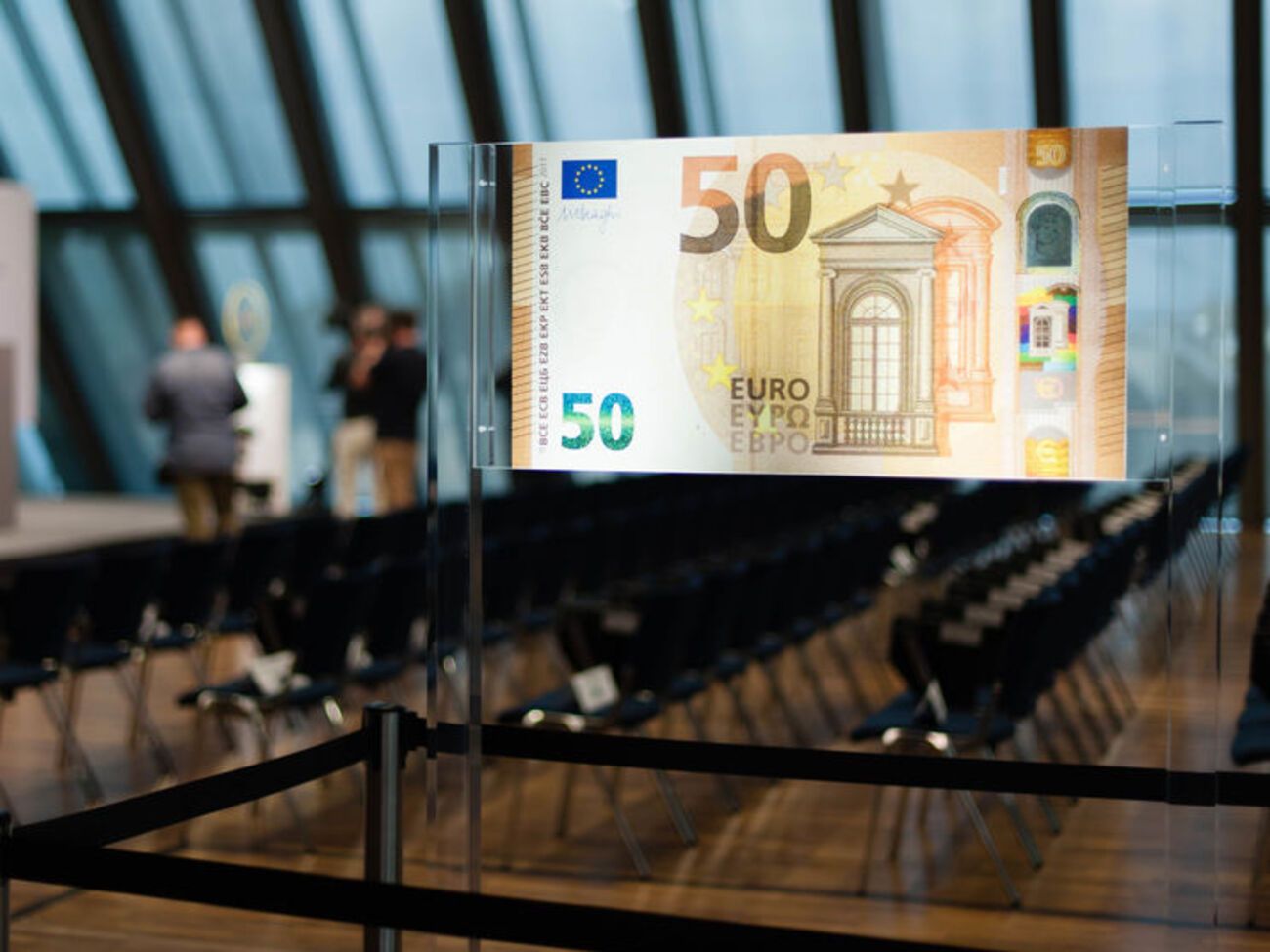 Нові &euro;50 мають покращений захист