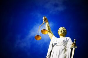 За рік в Україні мають з'явитися антикорупційні суди