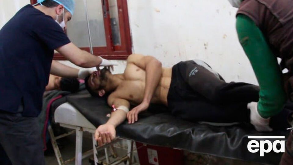 Правозащитники сообщили, что после авианалетов на город Хан-Шейхун в сирийской провинции Идлиб погибли десятки людей